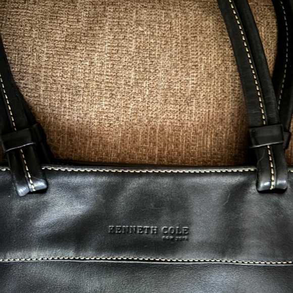 Kenneth Cole of Ne York Black Slim Pocketbook Snap Closure - Picture 9 of 13